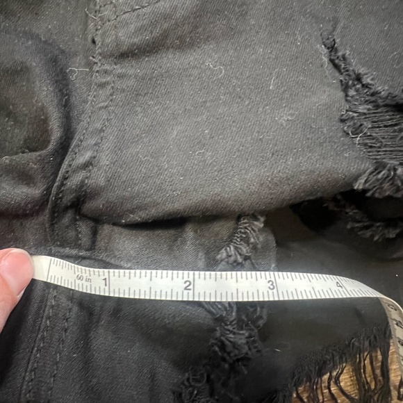 KanCan Distressed Raw Hem Women's Black Denim Shorts, 3" Inseam, 27/W7 - Picture 9 of 9